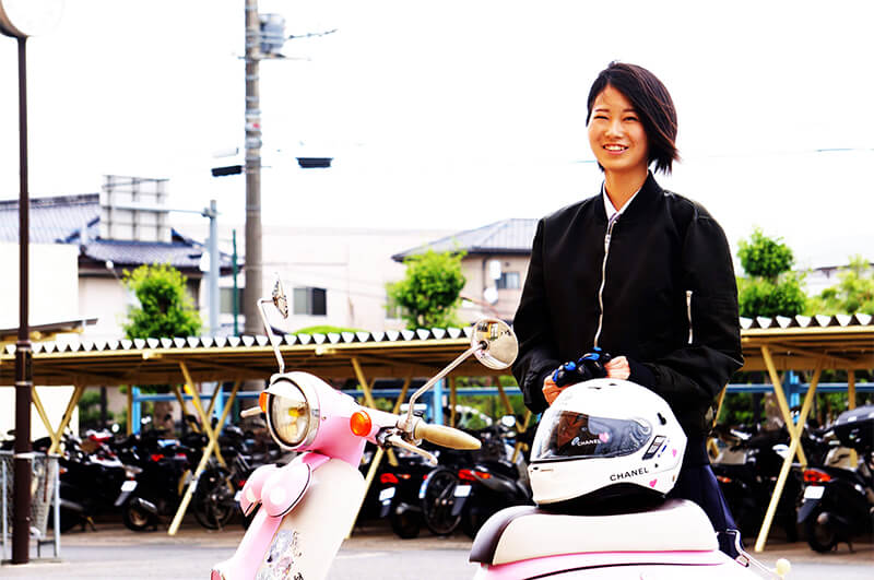 女子らしいピンク色の愛車・柏熊さん