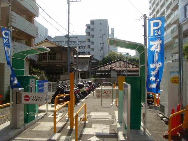 川西能勢口駅前バイク専用駐輪場 | 日本二輪車普及安全協会