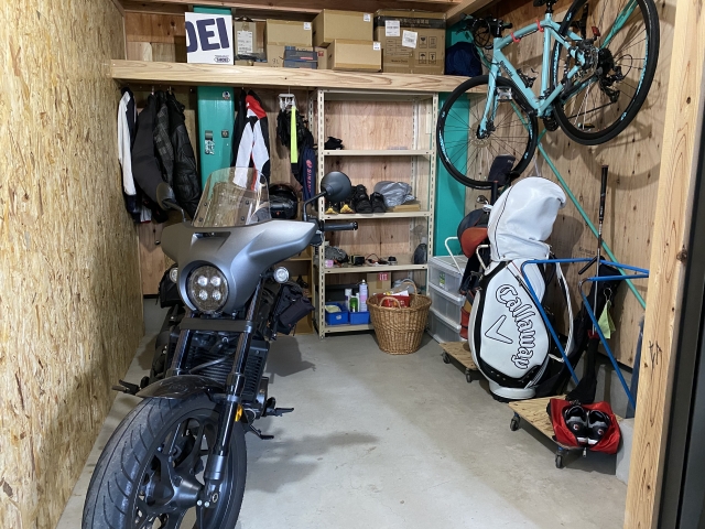 レンタル収納庫・バイクガレージ アルファプラス焼津大村店 | 日本