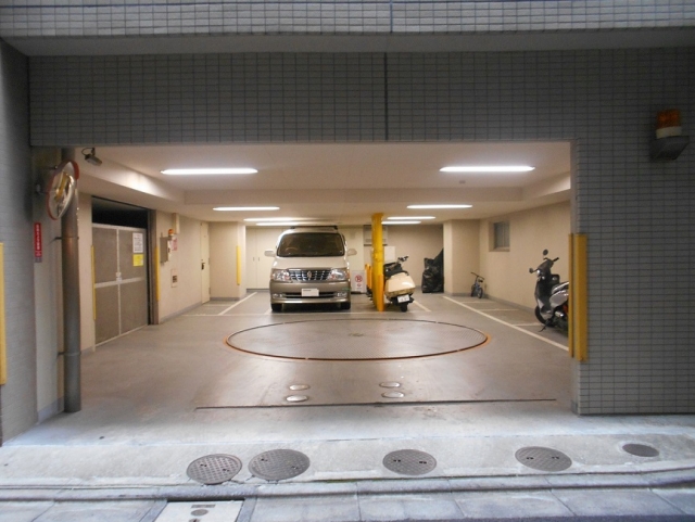 カスタリア銀座3 バイク駐輪場 日本二輪車普及安全協会 カスタリア銀座3 バイク駐輪場 日本二輪車普及安全協会